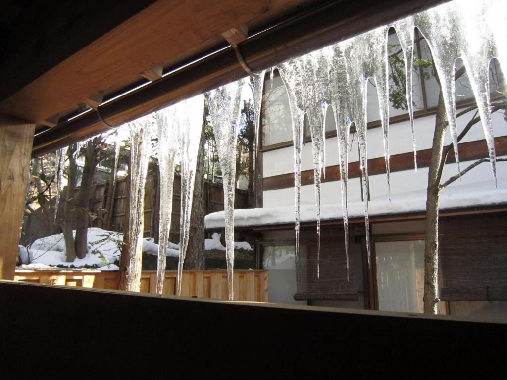 Jinpyokaku Hotel Yamanouchi  Exterior photo