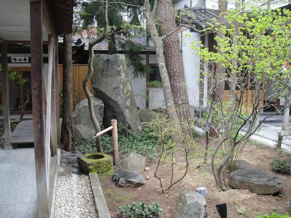 Jinpyokaku Hotel Yamanouchi  Exterior photo