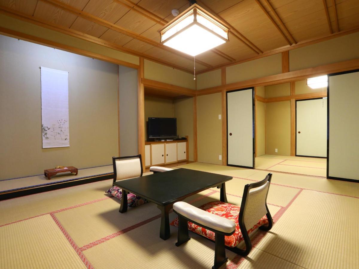 Jinpyokaku Hotel Yamanouchi  Exterior photo