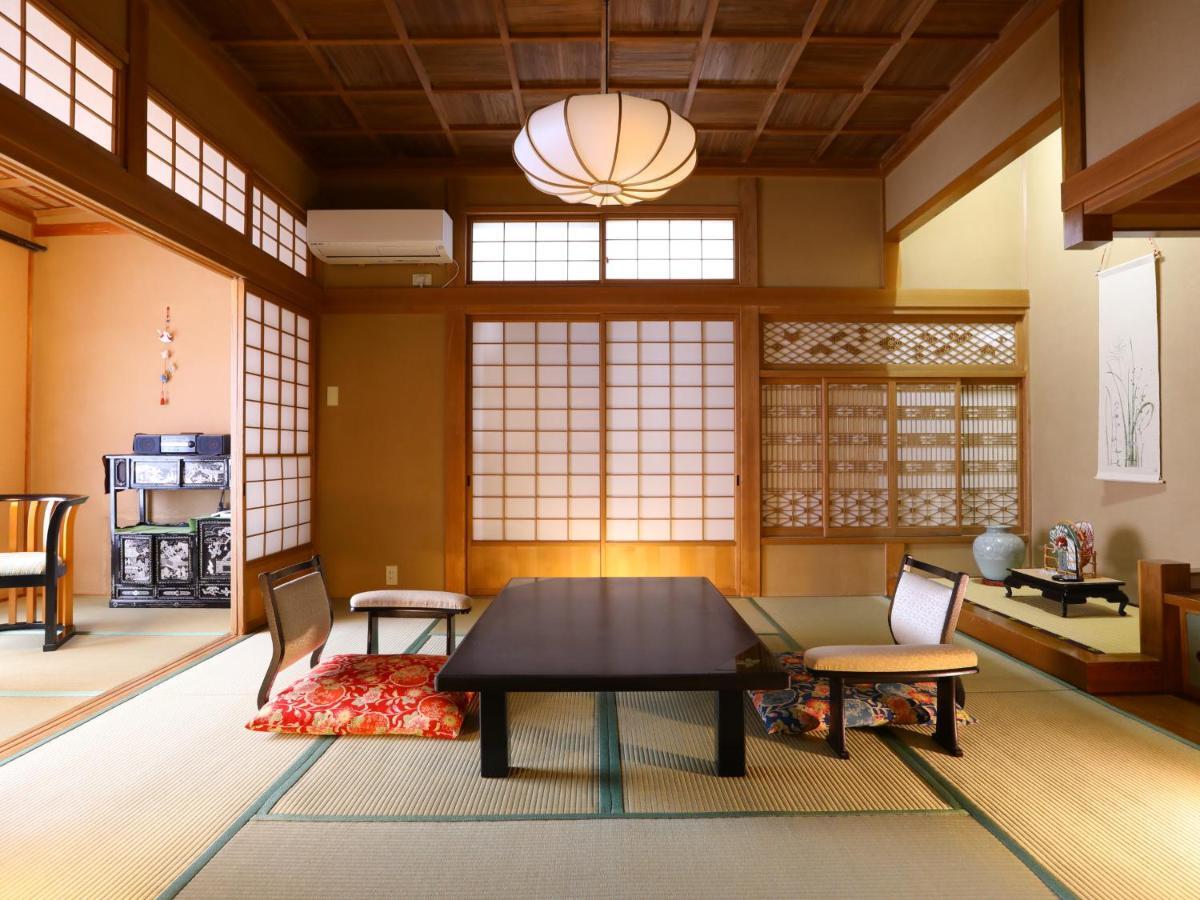 Jinpyokaku Hotel Yamanouchi  Exterior photo