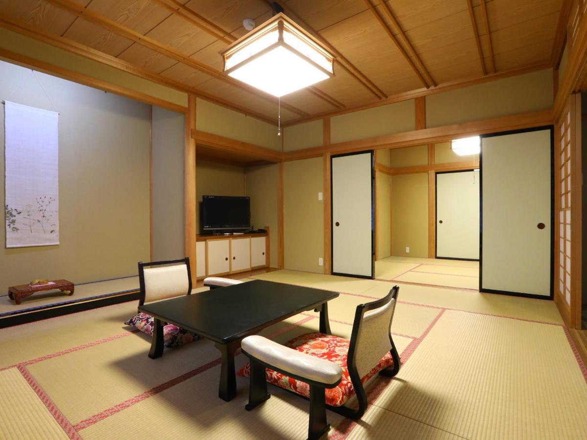 Jinpyokaku Hotel Yamanouchi  Exterior photo