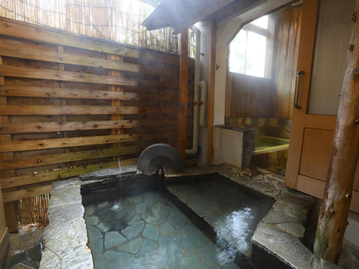 Jinpyokaku Hotel Yamanouchi  Exterior photo